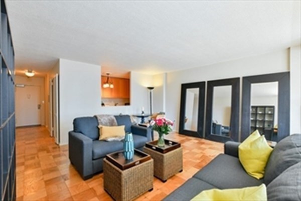 2 Hawthorne Place, Boston, Massachusetts, 3 Rooms Rooms,1 BathroomBathrooms,Residential Lease,For Rent,Hawthorne Place,73481000