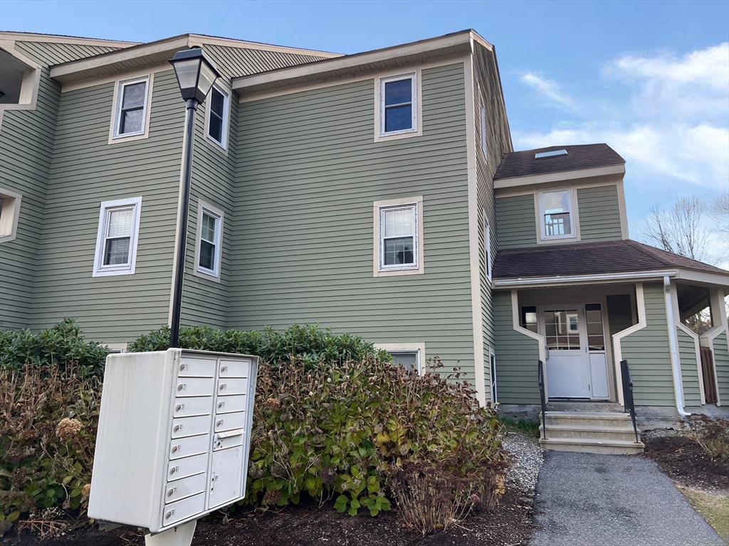 164 Heritage Dr, Northbridge, Massachusetts, 2 Bedrooms Bedrooms, 5 Rooms Rooms,1 BathroomBathrooms,Residential,For Sale,Heritage Dr,73481005