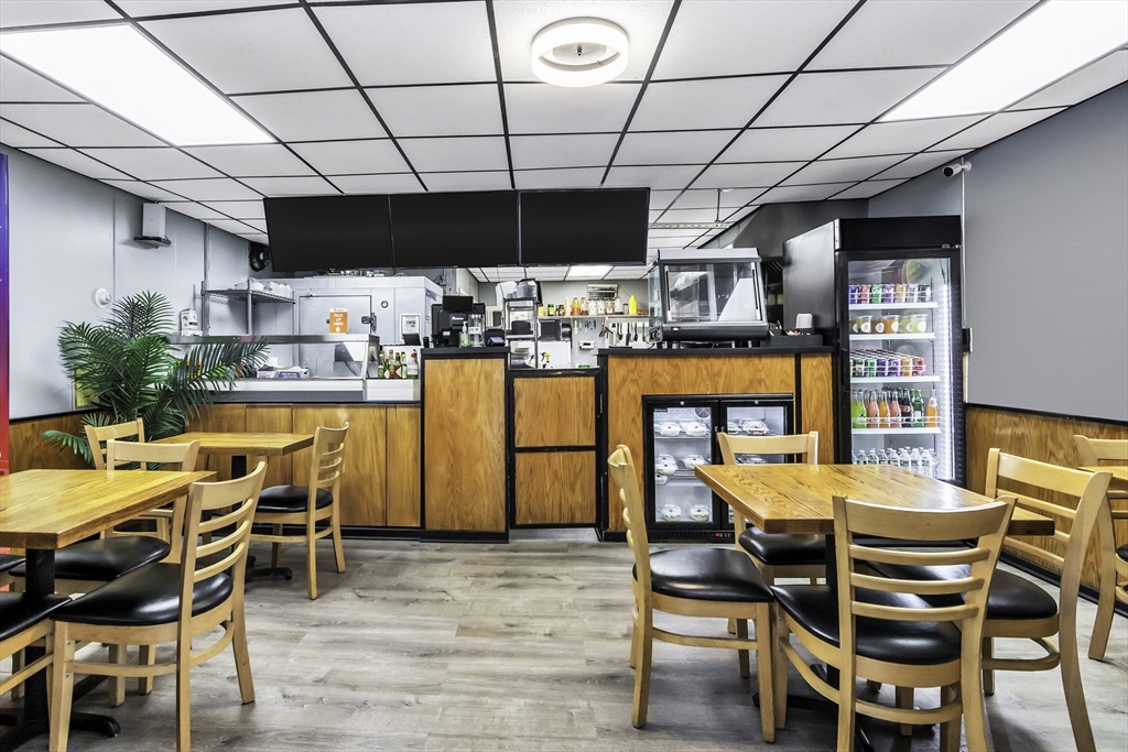 277 Merrimack Street, Lawrence, Massachusetts, ,Business Opportunity,For Sale,Merrimack Street,73378412