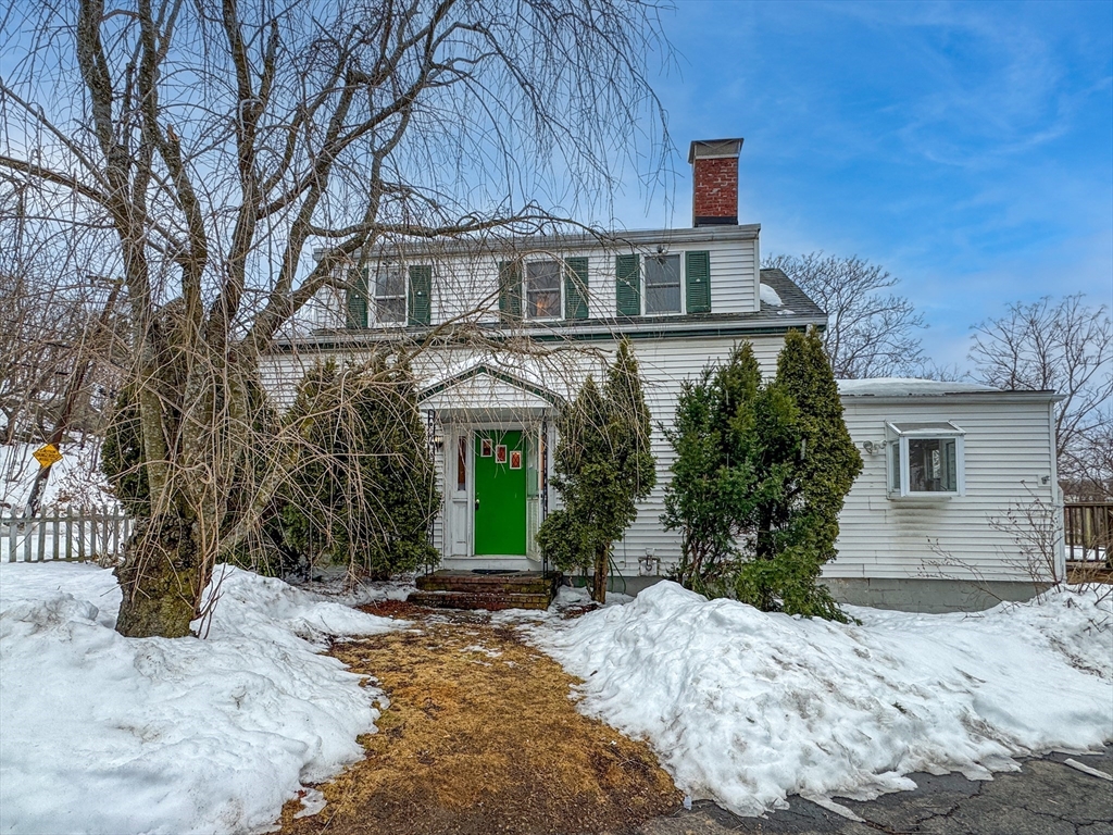 111 Mason St, Salem, Massachusetts, 2 Bedrooms Bedrooms, 5 Rooms Rooms,1.5 BathroomsBathrooms,Residential,For Sale,Mason St,73481030