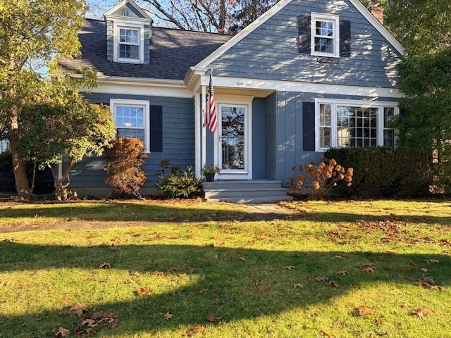 46 Bowden Ave, Barrington, Rhode Island, 4 Bedrooms Bedrooms, 8 Rooms Rooms,2 BathroomsBathrooms,Residential Lease,For Rent,Bowden Ave,73481032