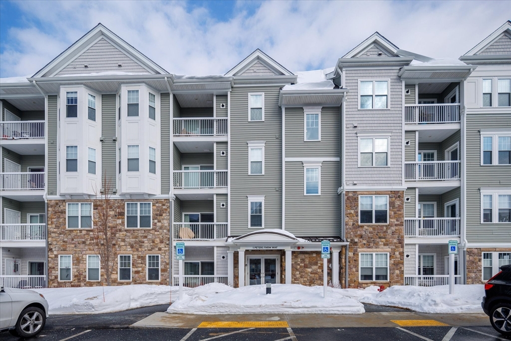 1411 Peters Farm Way, Westborough, Massachusetts, 2 Bedrooms Bedrooms, 5 Rooms Rooms,2 BathroomsBathrooms,Residential,For Sale,Peters Farm Way,73481034