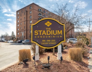 200 Locust St, Lynn, Massachusetts, 2 Bedrooms Bedrooms, 4 Rooms Rooms,1.5 BathroomsBathrooms,Residential,For Sale,Locust St,73481046