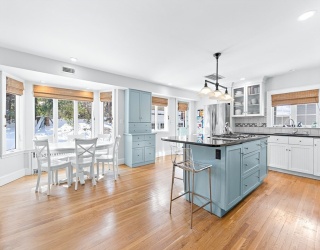 23 Jefferson, Winchester, Massachusetts, 6 Bedrooms Bedrooms, 11 Rooms Rooms,4.5 BathroomsBathrooms,Residential Lease,For Rent,Jefferson,73481047