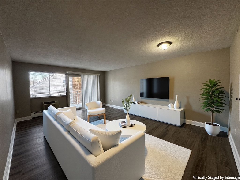 200 Mountain Ave, Malden, Massachusetts, 1 Bedroom Bedrooms, 3 Rooms Rooms,1 BathroomBathrooms,Residential Lease,For Rent,Mountain Ave,73481048