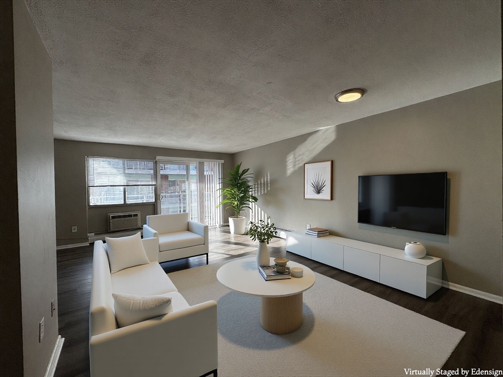 200 Mountain Ave, Malden, Massachusetts, 2 Bedrooms Bedrooms, 4 Rooms Rooms,1 BathroomBathrooms,Residential Lease,For Rent,Mountain Ave,73481051