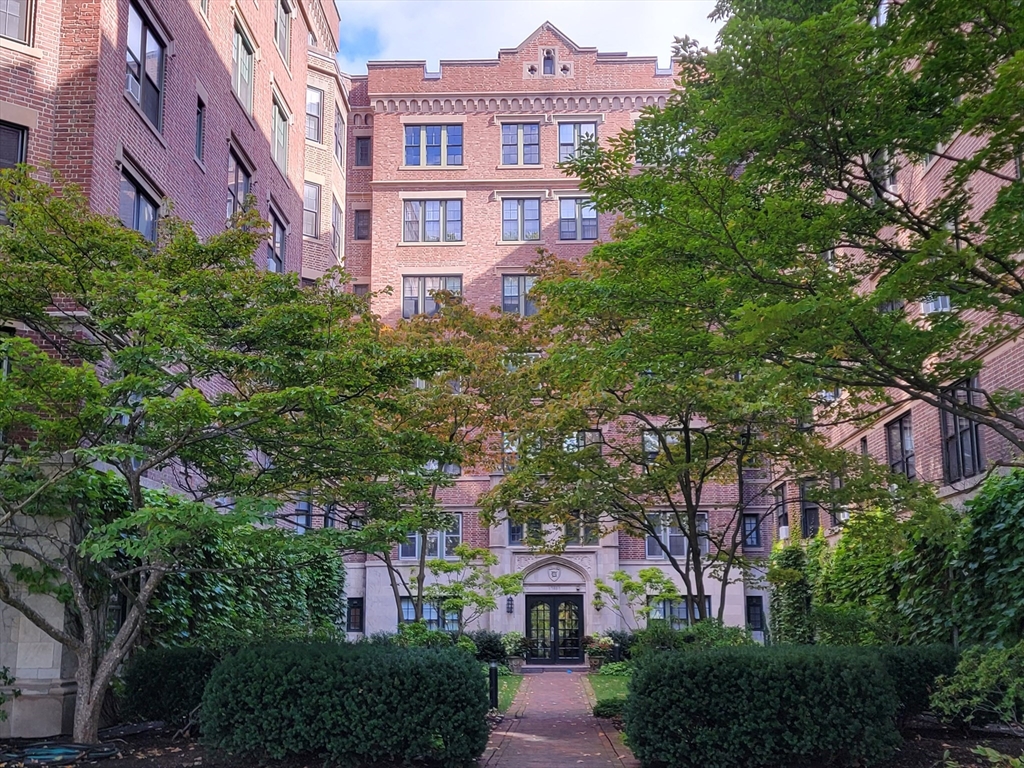 988 Memorial Drive, Cambridge, Massachusetts, 1 Bedroom Bedrooms, 3 Rooms Rooms,1 BathroomBathrooms,Residential Lease,For Rent,Memorial Drive,73481055