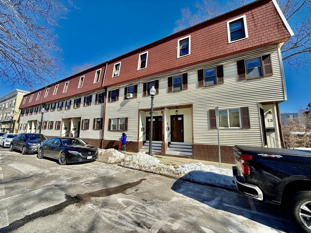 15 Berwick St, Melrose, Massachusetts, 3 Bedrooms Bedrooms, 6 Rooms Rooms,2 BathroomsBathrooms,Residential Lease,For Rent,Berwick St,73481084