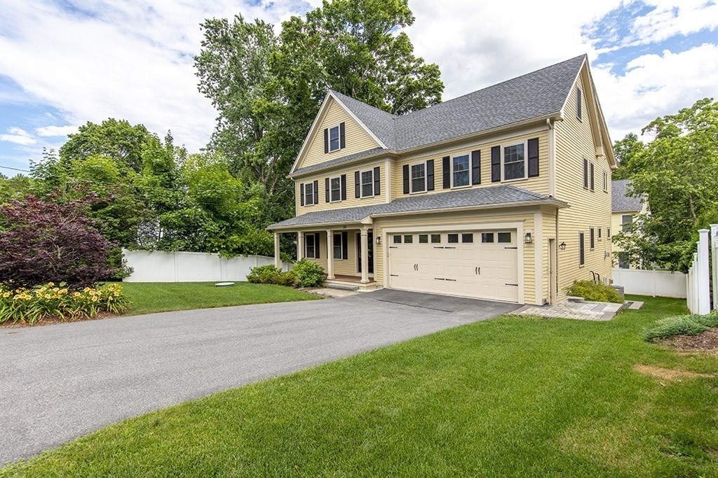 33 Liberty, Lexington, Massachusetts, 6 Bedrooms Bedrooms, 15 Rooms Rooms,5.5 BathroomsBathrooms,Residential Lease,For Rent,Liberty,73481086