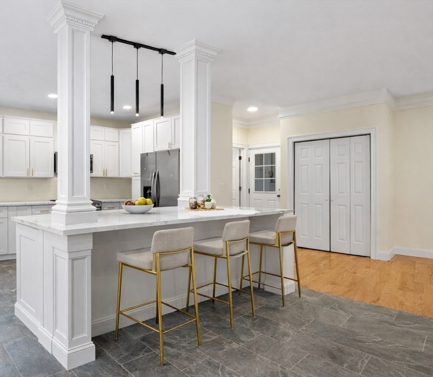 12 Beale Street, Worcester, Massachusetts, 3 Bedrooms Bedrooms, 12 Rooms Rooms,3.5 BathroomsBathrooms,Residential,For Sale,Beale Street,73481102