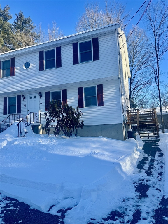 32 Summit Ave, Derry, New Hampshire, 2 Bedrooms Bedrooms, 4 Rooms Rooms,1.5 BathroomsBathrooms,Residential Lease,For Rent,Summit Ave,73473652