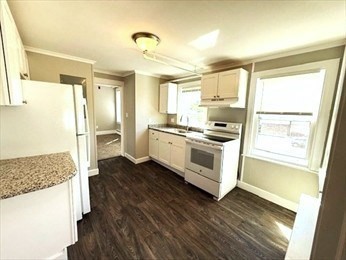 324 Cabot, Beverly, Massachusetts, 1 Bedroom Bedrooms, 2 Rooms Rooms,1 BathroomBathrooms,Residential Lease,For Rent,Cabot,73481153