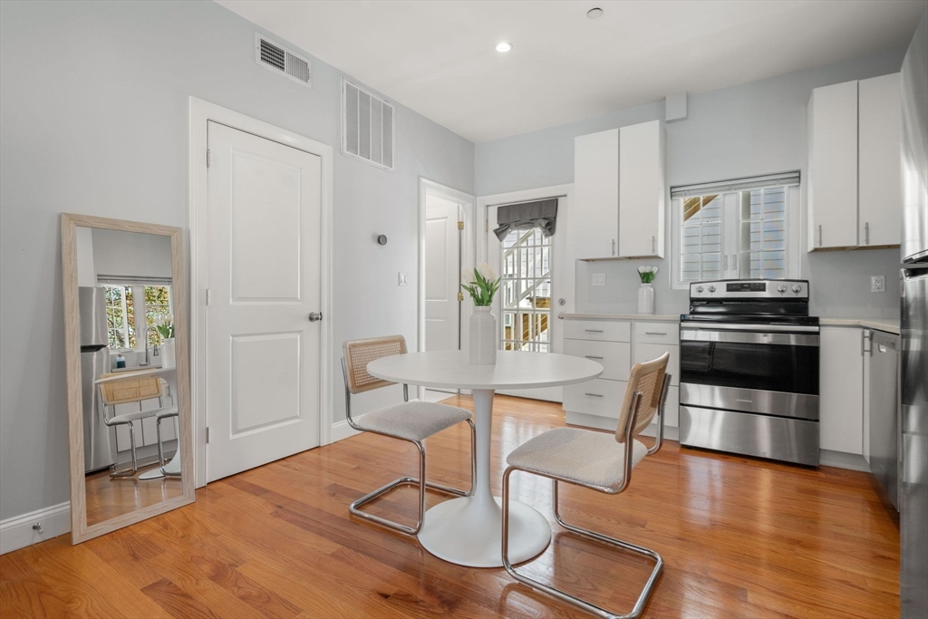 309 309-311 Sumner Street, Boston, Massachusetts, 1 Room Rooms,1 BathroomBathrooms,Residential,For Sale,309-311 Sumner Street,73481160
