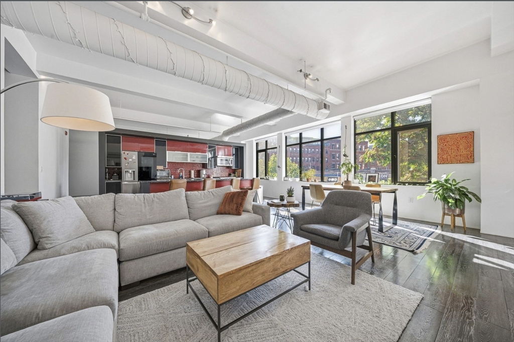 1180-1200 Washington St, Boston, Massachusetts, 2 Bedrooms Bedrooms, 5 Rooms Rooms,2 BathroomsBathrooms,Residential,For Sale,Washington St,73481140