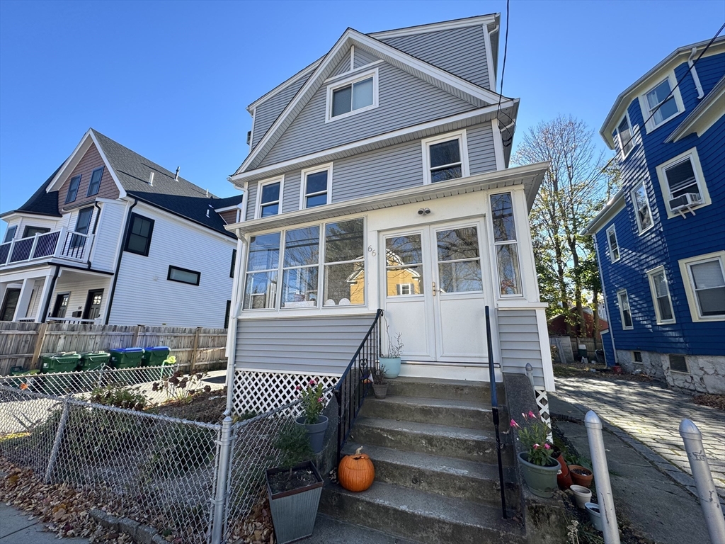 66 Marshall St, Medford, Massachusetts, 2 Bedrooms Bedrooms, 6 Rooms Rooms,1 BathroomBathrooms,Residential Lease,For Rent,Marshall St,73477337