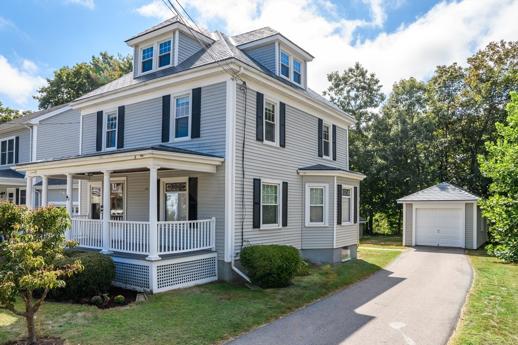 103 North Ave, Natick, Massachusetts, 3 Bedrooms Bedrooms, 9 Rooms Rooms,2 BathroomsBathrooms,Residential Lease,For Rent,North Ave,73458732