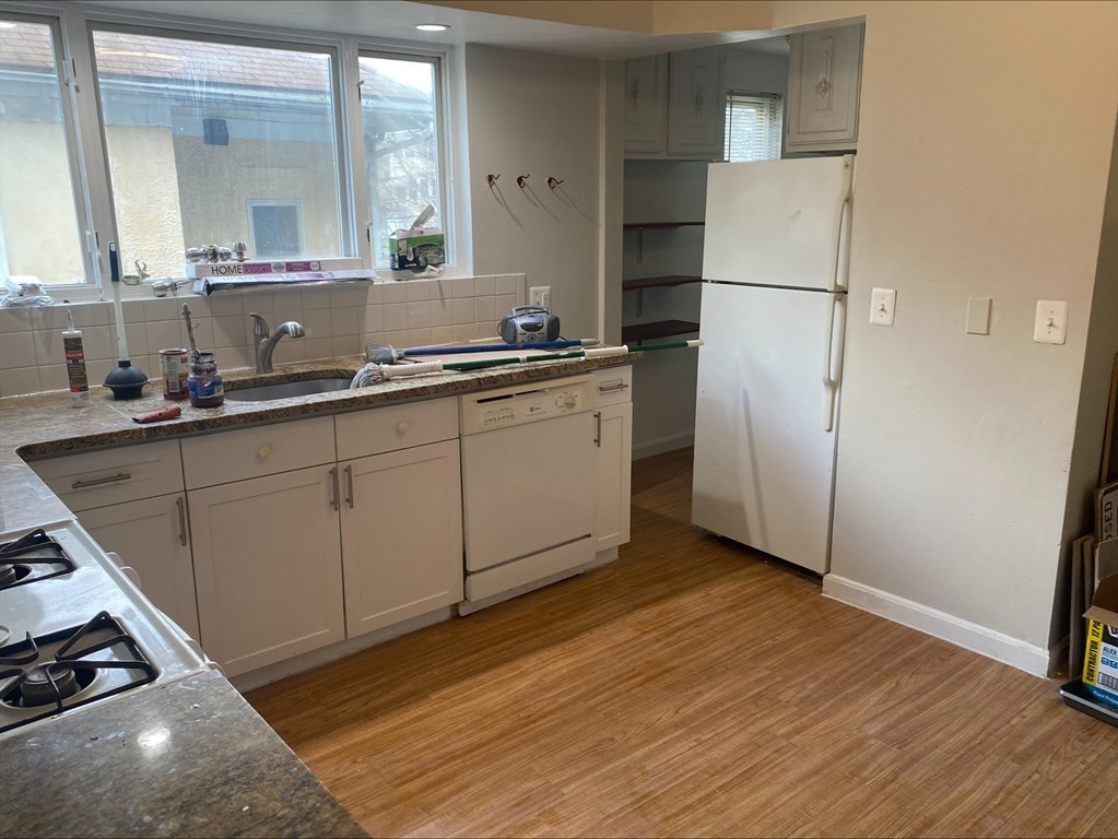 291 Alewife Brook Parkway, Somerville, Massachusetts, 4 Bedrooms Bedrooms, 7 Rooms Rooms,2 BathroomsBathrooms,Residential Lease,For Rent,Alewife Brook Parkway,73481171