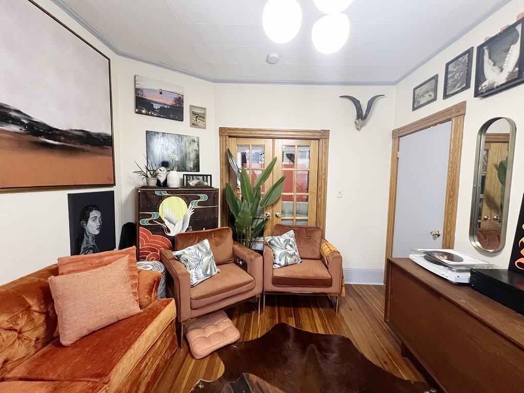 223 Paris Street, Boston, Massachusetts, 1 Bedroom Bedrooms, 4 Rooms Rooms,1 BathroomBathrooms,Residential Lease,For Rent,Paris Street,73481179