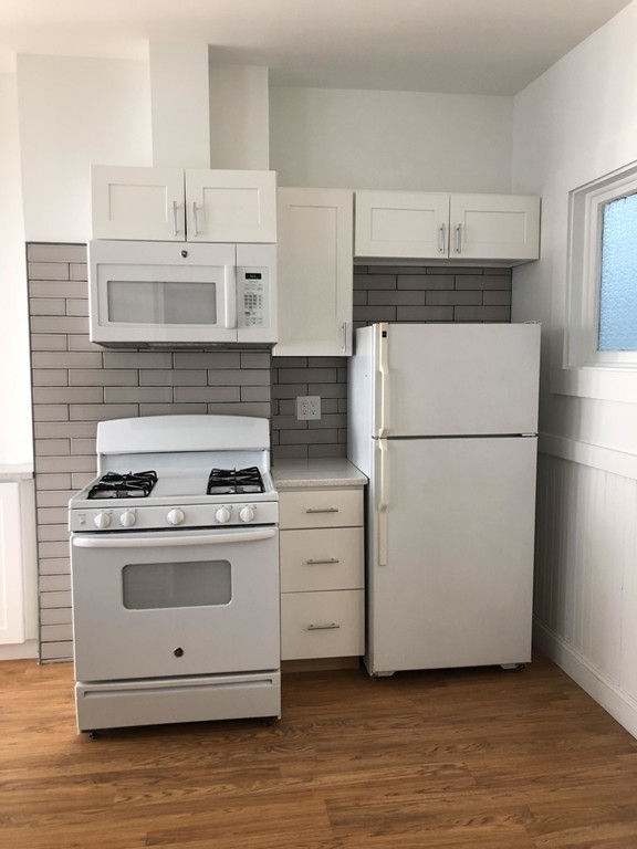 56 Portsmouth St., Cambridge, Massachusetts, 2 Bedrooms Bedrooms, 4 Rooms Rooms,1.5 BathroomsBathrooms,Residential Lease,For Rent,Portsmouth St.,73481188