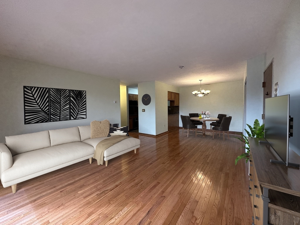 340 Sunderland Rd, Worcester, Massachusetts, 2 Bedrooms Bedrooms, 4 Rooms Rooms,2 BathroomsBathrooms,Residential Lease,For Rent,Sunderland Rd,73481192