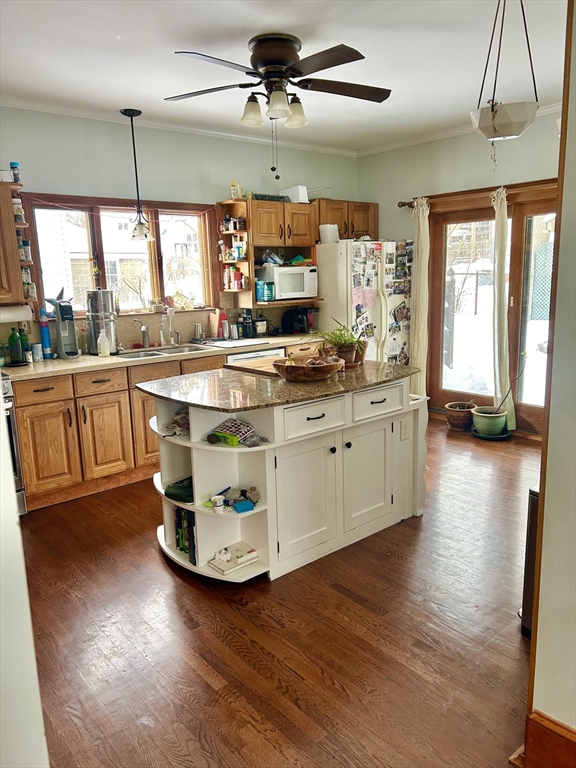 46 Lombard Terrace, Arlington, Massachusetts, 3 Bedrooms Bedrooms, 10 Rooms Rooms,2.5 BathroomsBathrooms,Residential Lease,For Rent,Lombard Terrace,73481196