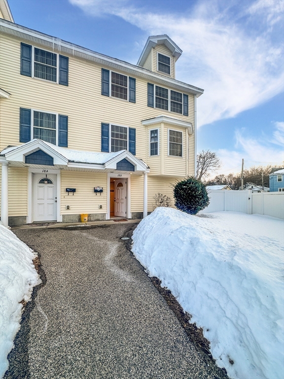 18 Ferry Street, Lawrence, Massachusetts, 3 Bedrooms Bedrooms, 5 Rooms Rooms,1.5 BathroomsBathrooms,Residential Lease,For Rent,Ferry Street,73481199