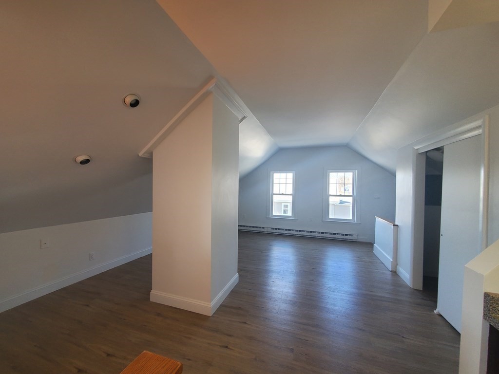 219 Broadway, Lynn, Massachusetts, 1 Bedroom Bedrooms, 4 Rooms Rooms,1 BathroomBathrooms,Residential Lease,For Rent,Broadway,73481238