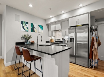 339 W Broadway, Boston, Massachusetts, 2 Bedrooms Bedrooms, 4 Rooms Rooms,2 BathroomsBathrooms,Residential Lease,For Rent,W Broadway,73437319 339 W Broadway, Boston, Massachusetts, 2 Bedrooms Bedrooms, 4 Rooms Rooms,2 BathroomsBathrooms,Residential Lease,For Rent,W Broadway,73437319