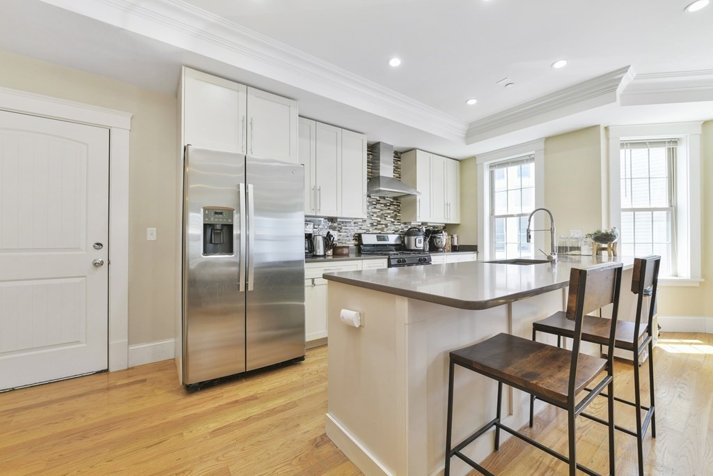 264 Athens Street, Boston, Massachusetts, 2 Bedrooms Bedrooms, 4 Rooms Rooms,2 BathroomsBathrooms,Residential Lease,For Rent,Athens Street,73459589