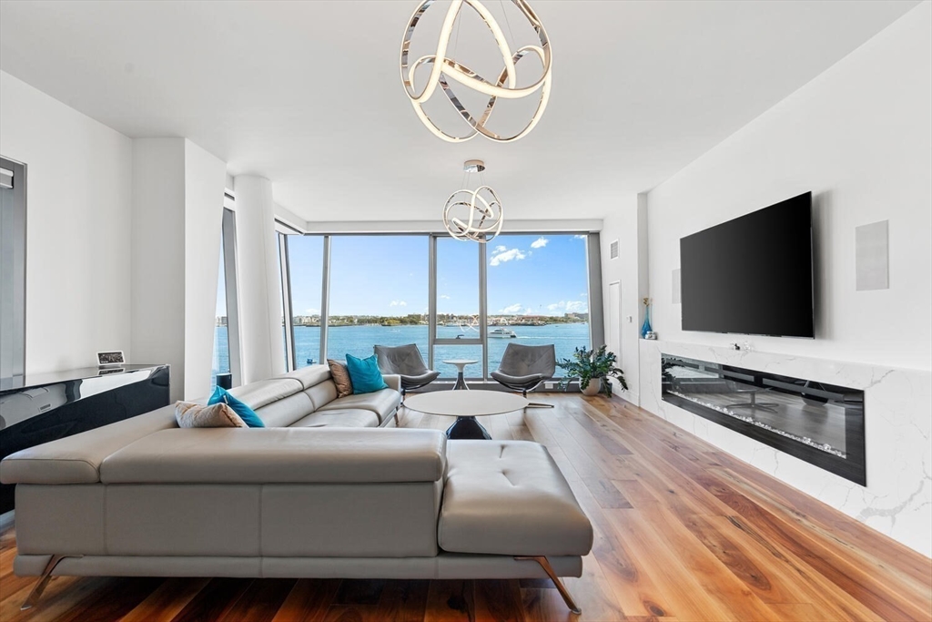 300 Pier 4 Blvd, Boston, Massachusetts, 3 Bedrooms Bedrooms, 5 Rooms Rooms,2.5 BathroomsBathrooms,Residential,For Sale,Pier 4 Blvd,73481271