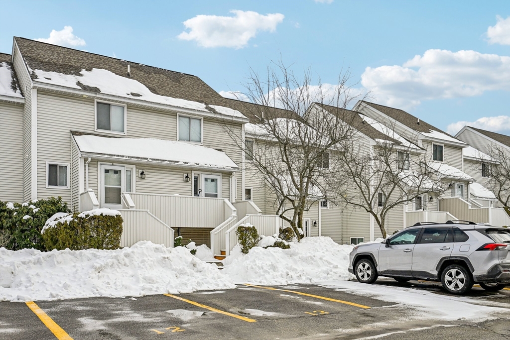 100 Merrimack Ave, Dracut, Massachusetts, 2 Bedrooms Bedrooms, 4 Rooms Rooms,1 BathroomBathrooms,Residential,For Sale,Merrimack Ave,73481297