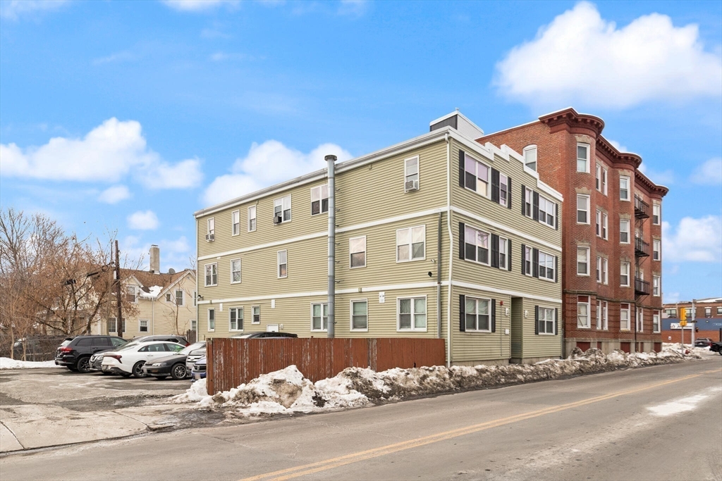 136-141A Franklin St, Lynn, Massachusetts, 33 Bedrooms Bedrooms, 67 Rooms Rooms,17 BathroomsBathrooms,Residential Income,For Sale,Franklin St,73481300