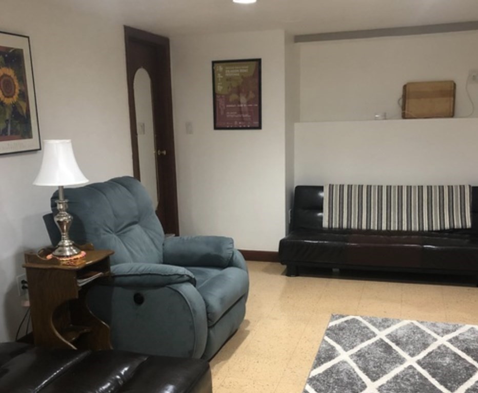 223 Hurley, Cambridge, Massachusetts, 1 Bedroom Bedrooms, 3 Rooms Rooms,1 BathroomBathrooms,Residential Lease,For Rent,Hurley,73481374