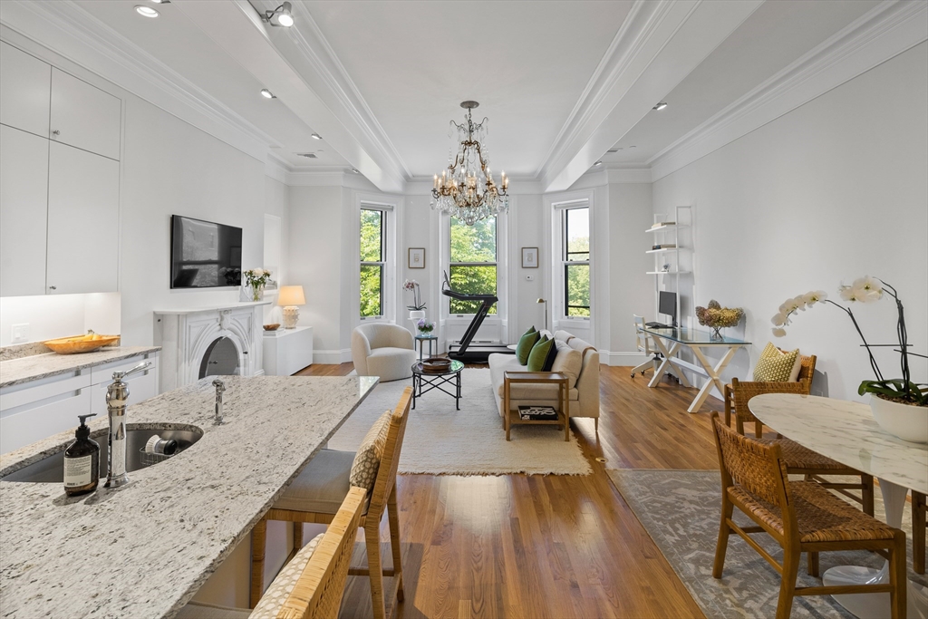 101 Beacon Street, Boston, Massachusetts, 2 Bedrooms Bedrooms, 5 Rooms Rooms,2 BathroomsBathrooms,Residential Lease,For Rent,Beacon Street,73481379
