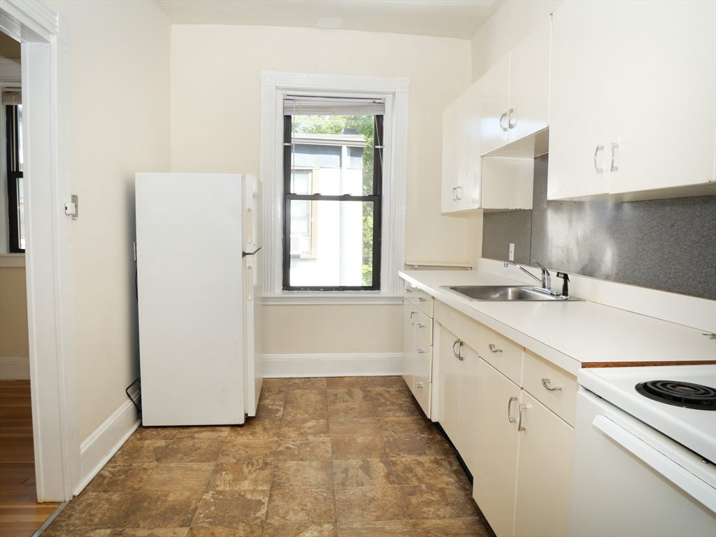 395 Harvard, Brookline, Massachusetts, 1 Bedroom Bedrooms, 3 Rooms Rooms,1 BathroomBathrooms,Residential Lease,For Rent,Harvard,73481429
