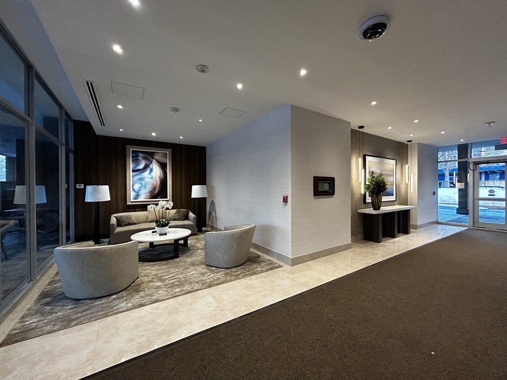 77 Pond Ave, Brookline, Massachusetts, 1 Bedroom Bedrooms, 3 Rooms Rooms,1 BathroomBathrooms,Residential,For Sale,Pond Ave,73481318