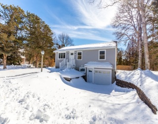 24 Weatherglass Ln, Falmouth, Massachusetts, 3 Bedrooms Bedrooms, 6 Rooms Rooms,2 BathroomsBathrooms,Residential,For Sale,Weatherglass Ln,73481574