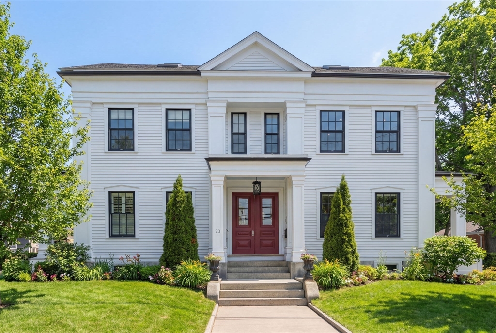 23 Chickatawbut St, Boston, Massachusetts, 3 Bedrooms Bedrooms, 6 Rooms Rooms,2.5 BathroomsBathrooms,Residential,For Sale,Chickatawbut St,73481603