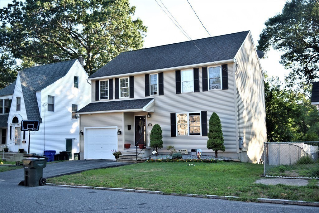104 Appleton St, Springfield, Massachusetts, 3 Bedrooms Bedrooms, 5 Rooms Rooms,1.5 BathroomsBathrooms,Residential,For Sale,Appleton St,73481557