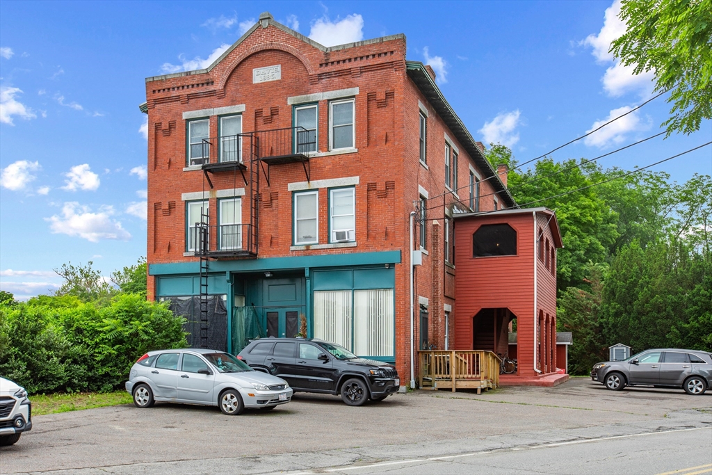 4 Davis St, Shirley, Massachusetts, 13 Bedrooms Bedrooms, 31 Rooms Rooms,10 BathroomsBathrooms,Residential Income,For Sale,Davis St,73481440