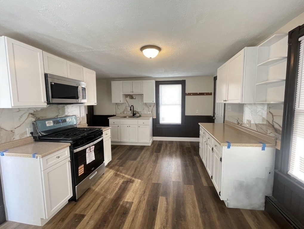 27 Wilcox St, Springfield, Massachusetts, 3 Bedrooms Bedrooms, 5 Rooms Rooms,1 BathroomBathrooms,Residential Lease,For Rent,Wilcox St,73481441