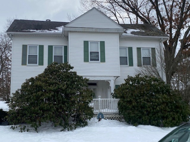 32 Vernon St, Waltham, Massachusetts, 4 Bedrooms Bedrooms, 9 Rooms Rooms,2 BathroomsBathrooms,Residential Income,For Sale,Vernon St,73481459