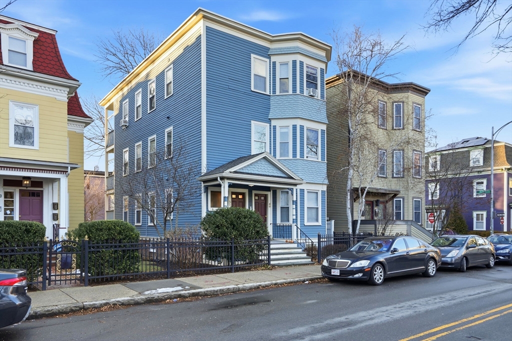 49-51 Putnam Ave, Cambridge, Massachusetts, 9 Bedrooms Bedrooms, 15 Rooms Rooms,6 BathroomsBathrooms,Residential Income,For Sale,Putnam Ave,73481478