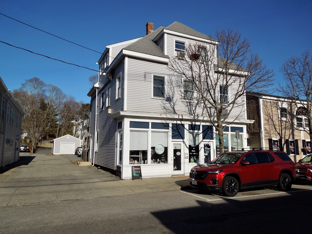 299 Court Street, Plymouth, Massachusetts, 2 Bedrooms Bedrooms, 5 Rooms Rooms,1 BathroomBathrooms,Residential Lease,For Rent,Court Street,73481503