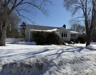 2 Sachem Road, Peabody, Massachusetts, 3 Bedrooms Bedrooms, 7 Rooms Rooms,1.5 BathroomsBathrooms,Residential,For Sale,Sachem Road,73481540