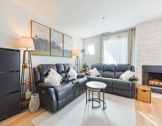 200 Falls Blvd, Quincy, Massachusetts, 2 Bedrooms Bedrooms, 6 Rooms Rooms,1.5 BathroomsBathrooms,Residential,For Sale,Falls Blvd,73481651