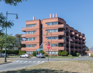 1 Carey Cir, Revere, Massachusetts, 2 Bedrooms Bedrooms, 4 Rooms Rooms,2 BathroomsBathrooms,Residential,For Sale,Carey Cir,73481644