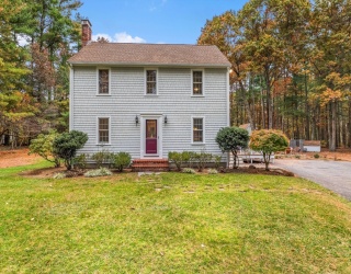 1 John Wade Dr, Halifax, Massachusetts, 4 Bedrooms Bedrooms, 8 Rooms Rooms,1.5 BathroomsBathrooms,Residential,For Sale,John Wade Dr,73466454