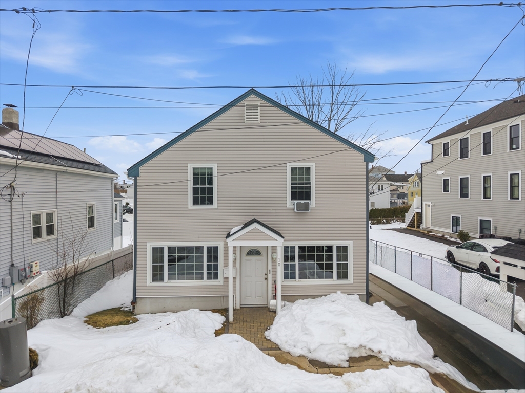 10 Aberdeen St, Fall River, Massachusetts, 3 Bedrooms Bedrooms, 6 Rooms Rooms,2 BathroomsBathrooms,Residential,For Sale,Aberdeen St,73481683