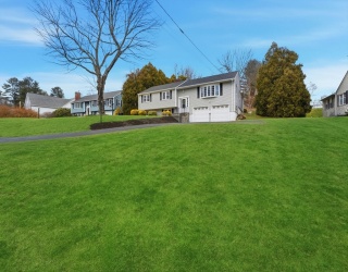 38 Juniper Lane, Holden, Massachusetts, 3 Bedrooms Bedrooms, 8 Rooms Rooms,3 BathroomsBathrooms,Residential,For Sale,Juniper Lane,73481747